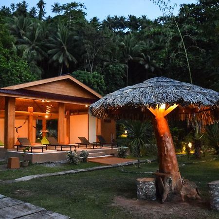 Two Fish Resort Lembeh Bitung Екстер'єр фото