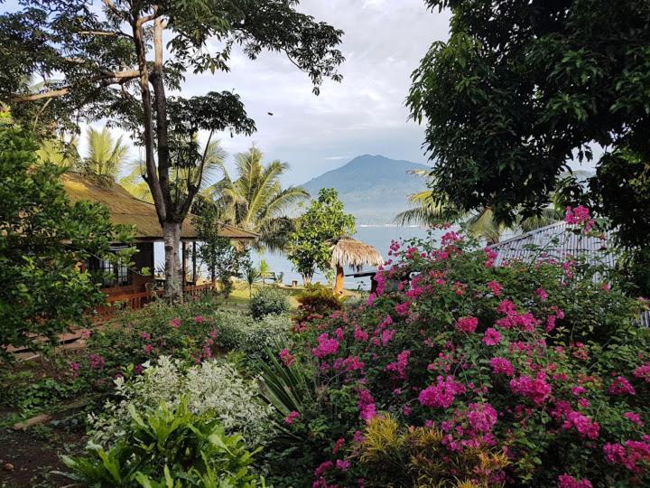 Two Fish Resort Lembeh Bitung Екстер'єр фото